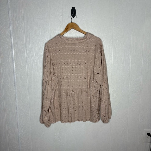 NWT Torrid Eyelet Button Up Long Sleeve Shirt in mushroom size 2X - Picture 11 of 11